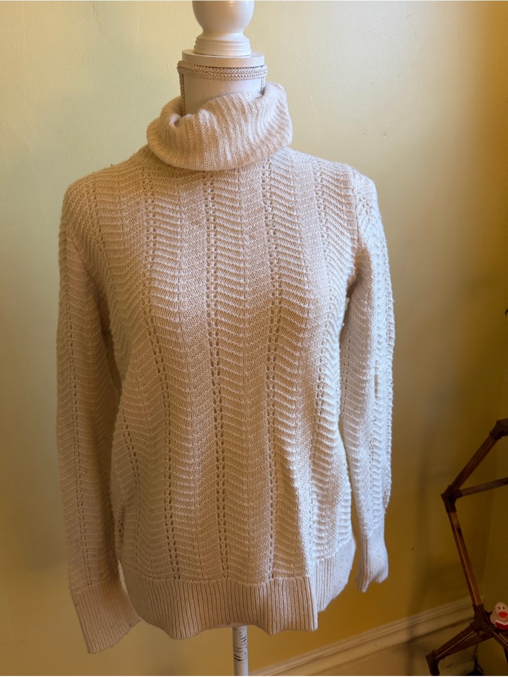 LOFT Cream Turtleneck Cable-Knit Women's Sweater - M